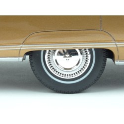 Lincoln Continental Limousine 1975 model 1:18 BoS Models BOS216