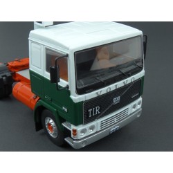 Volvo F10 1983 model 1:43 IXO Models TR010