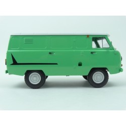 UAZ 452 Van (3741) 1966 (Green) model 1:18 Premium ClassiXXs PCL47070