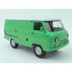 UAZ 452 Van (3741) 1966 (Green) model 1:18 Premium ClassiXXs PCL47070