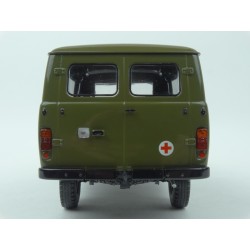 UAZ 452A Ambulance ČSLA (3962), Premium ClassiXXs 1:18