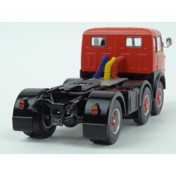 Fiat 690 T1 1961 model 1:43 IXO Models TR027