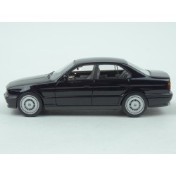 BMW (E34) M5 1994 model 1:43 Neo Models NEO43311