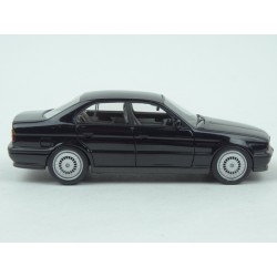 BMW (E34) M5 1994 model 1:43 Neo Models NEO43311