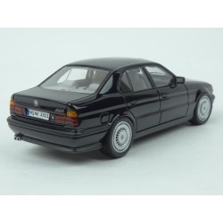 BMW (E34) M5 1994 model 1:43 Neo Models NEO43311