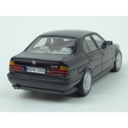 BMW (E34) M5 1994 model 1:43 Neo Models NEO43311