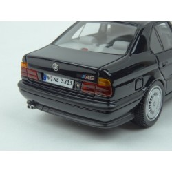 BMW (E34) M5 1994 model 1:43 Neo Models NEO43311