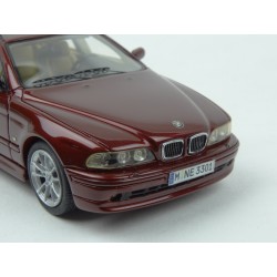 BMW (E39) 520i Touring 2002, Neo Models 1/43 scale