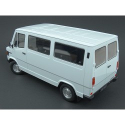Mercedes Benz (T1) 280D Bus 1988 model 1:18 KK-Scale KKDC180291