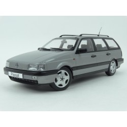 Volkswagen Passat (B3) VR6 Variant 1988 model 1:18 KK-Scale KKDC180071