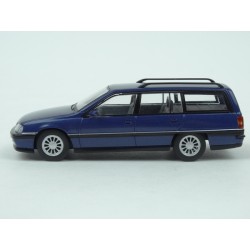 Opel Omega (A2) Caravan 1990 model 1:43 WhiteBox WB292