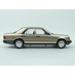 Mercedes Benz (W124) 260 E 1984 model 1:18 MCG (Model Car Group) MCG18098