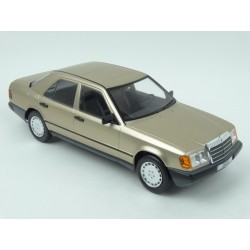 Mercedes Benz (W124) 260 E 1984 model 1:18 MCG (Model Car Group) MCG18098