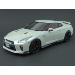 Nissan GT-R R35 2017 (White met.), Tarmac Works 1:18