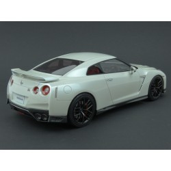 Nissan GT-R R35 2017 (White met.), Tarmac Works 1:18