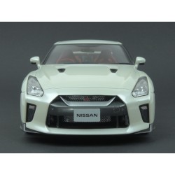 Nissan GT-R R35 2017 (White met.), Tarmac Works 1:18