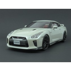 Nissan GT-R R35 2017 (White met.), Tarmac Works 1:18