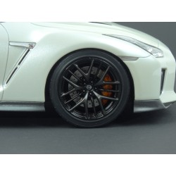Nissan GT-R R35 2017 (White met.), Tarmac Works 1:18