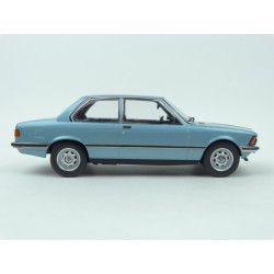 BMW (E21) 318i 1975 (Blue met.) model 1:18 KK-Scale KKDC180042