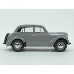 Moskvich 400-420 1946 (Grey) model 1:18 iScale iSc-118000000015