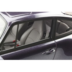 Porsche 911 Type 993 Carrera S (Split Grill) 1997 model 1:18 GT Spirit GT767