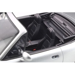 Mazda MX-5 (NA) 1990 model 1:18 OttO mobile OT321