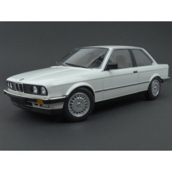 BMW (E30) 323i 1982 (White), Minichamps 1/18 scale