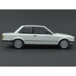BMW (E30) 323i 1982 (White), Minichamps 1/18 scale