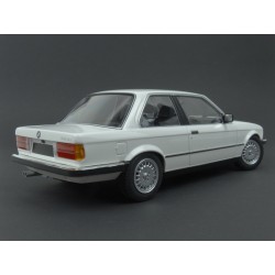 BMW (E30) 323i 1982 (White), Minichamps 1/18 scale