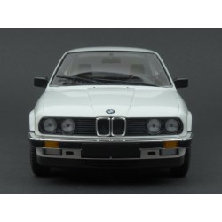 BMW (E30) 323i 1982 (White), Minichamps 1/18 scale
