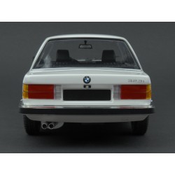 BMW (E30) 323i 1982 (White), Minichamps 1/18 scale