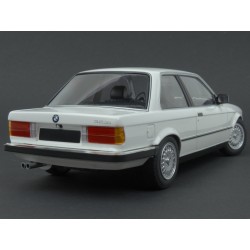 BMW (E30) 323i 1982 (White), Minichamps 1/18 scale