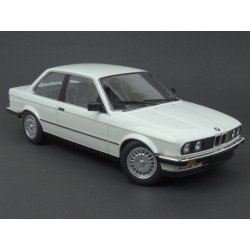 BMW (E30) 323i 1982 (White), Minichamps 1/18 scale