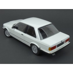 BMW (E30) 323i 1982 (White), Minichamps 1/18 scale