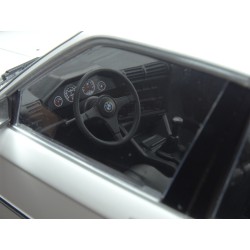 BMW (E30) 323i 1982 (White), Minichamps 1/18 scale