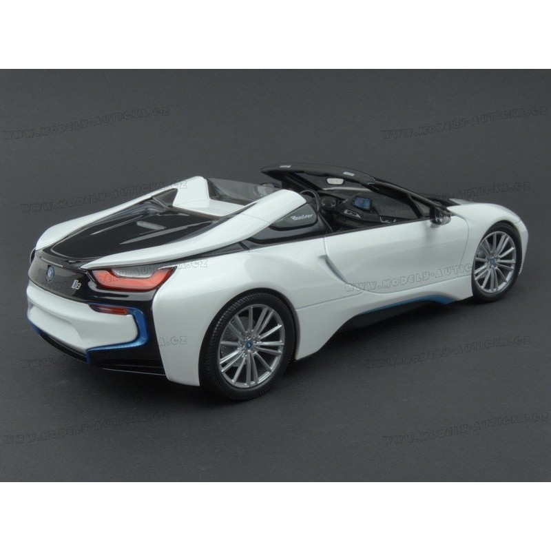BMW (I15) i8 Roadster 2018, Minichamps 1/18 scale