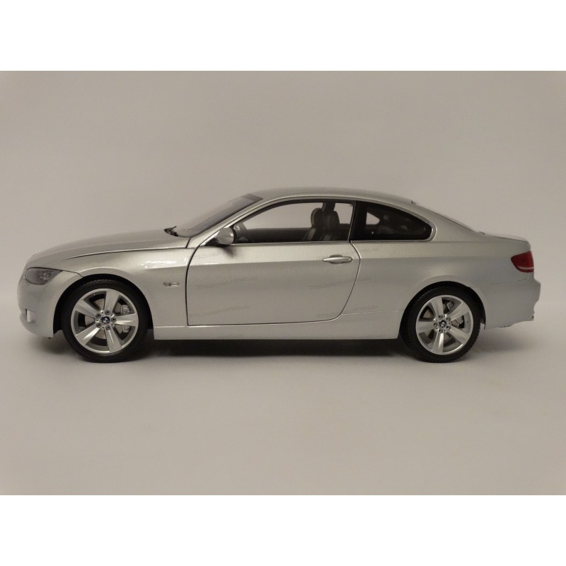 BMW (E92) 330i Coupe 2007