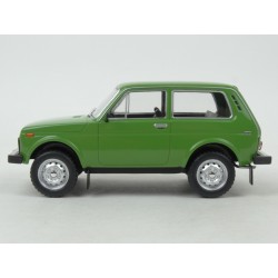 Lada Niva 1977 model 1:24 WhiteBox WB124037