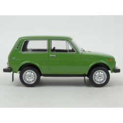 Lada Niva 1977 model 1:24 WhiteBox WB124037