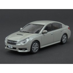 Subaru Legacy B4 2010 (White Met.) model 1:43 Kyosho KY03650W