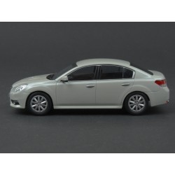 Subaru Legacy B4 2010 (White Met.) model 1:43 Kyosho KY03650W
