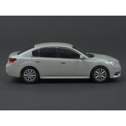 Subaru Legacy B4 2010 (White Met.) model 1:43 Kyosho KY03650W