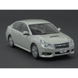 Subaru Legacy B4 2010 (White Met.) model 1:43 Kyosho KY03650W