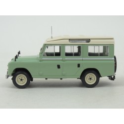Land Rover 109 Serie II Station Wagon 4x4 1958 model 1:43 IXO Models CLC329N
