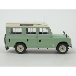 Land Rover 109 Serie II Station Wagon 4x4 1958 model 1:43 IXO Models CLC329N