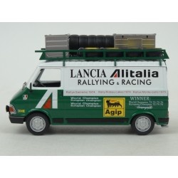 Fiat 242E Alitalia Rallye Assistance 1977 model 1:43 IXO Models RAC284X