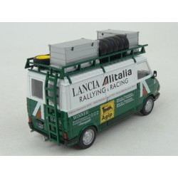 Fiat 242E Alitalia Rallye Assistance 1977 model 1:43 IXO Models RAC284X