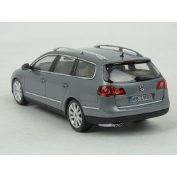 Volkswagen Passat (B6) Variant 2.0 TDI 2005 model 1:43 Minichamps MI-836940126