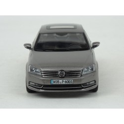 Volkswagen Passat (B7) 2010 model 1:43 Schuco SC-3AE099300A8X
