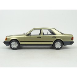 Mercedes Benz (W124) 200 D 1984, MCG (Model Car Group) 1/18 scale
